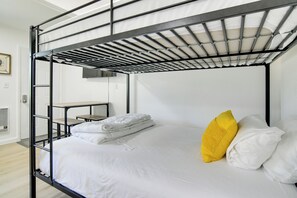 Apartment (0 Bedroom) | Interior