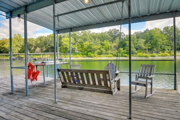 Apartment (0 Bedroom) | Interior - Charming Studio w/ Pool & Table Rock Lake Access! (Kimberling City)