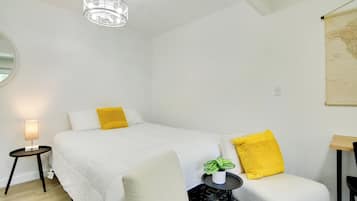 Appartement (0 Bedroom) | Fer et planche à repasser, draps fournis