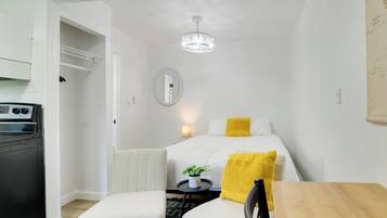 Apartment (0 Bedroom) | Interior