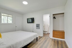 Interior - Table Rock Lake Condo: Community Dock & Pool (Kimberling City)