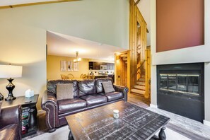 Apartment (3 Bedrooms) | Interior - Lincoln Townhome w/ Community Pool & Club Access! (Lincoln)