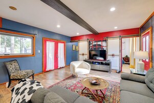 House (2 Bedrooms) | Interior