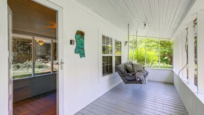 Interior - Charming Country Home w/ Yard - 14 Mi to Ole Miss! (Oxford)