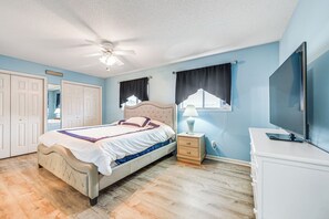 Interior - Warm Weather Escape! Golf & Relax in Little River (Little River)