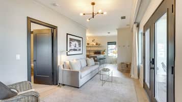 Apartment (1 Bedroom) | Interior