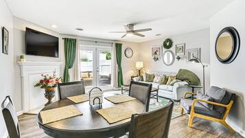 Apartment (2 Bedrooms) | Front of property