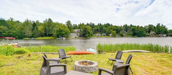 Lakefront Hinsdale Home ~ 10 Mi to Pittsfield!