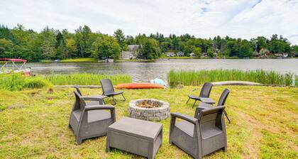 Lakefront Hinsdale Home ~ 10 Mi to Pittsfield!