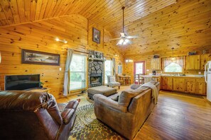 House (2 Bedrooms) | Front of property - Picturesque Oklahoma Cabin on 80 Acres w/ Views! (Smithville)
