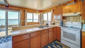Cottage (2 Bedrooms) | Interior