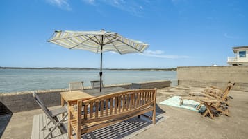 Cottage (2 Bedrooms) | Front of property