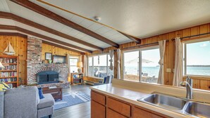 Cottage (2 Bedrooms) | Interior