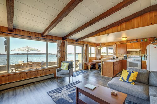Oceanfront Cottage w/ Patio & Views in Birch Bay!