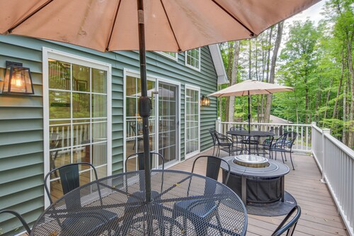 Treasure Lake Home w/ Deck: Walk to Bimini Lake!