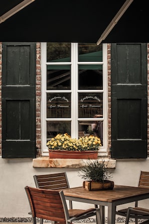 Đặc sản vùng, nhìn ra vườn