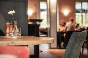 Đặc sản vùng, nhìn ra vườn