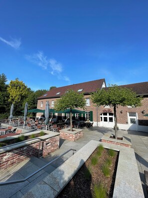 Regional cuisine, garden views - Lüttelforster Mühle (Schwalmtal)