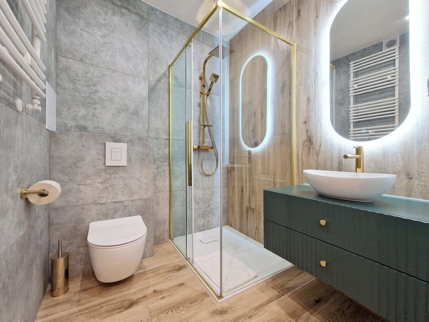 Superior Studio Suite | Bathroom | Hair dryer, towels, toilet paper