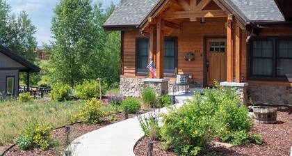 Perfect family getaway - 6 bedrooms and views!