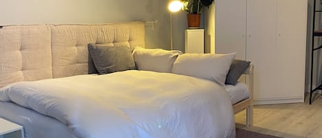 1 Schlafzimmer, Schreibtisch, Bügeleisen/Bügelbrett, WLAN