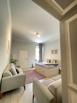 1 bedroom, desk, iron/ironing board, WiFi
