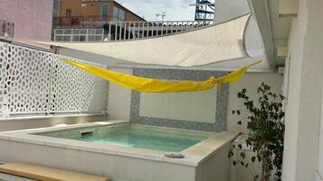 Luxury-Studiosuite, eingeschränkter Meerblick | Zimmersafe, Schreibtisch, Verdunkelungsvorhänge, schallisolierte Zimmer