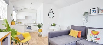 Host & Stay | Sunnyside Studio