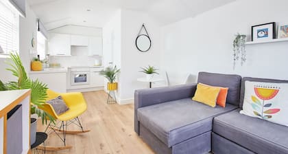 Host & Stay | Sunnyside Studio