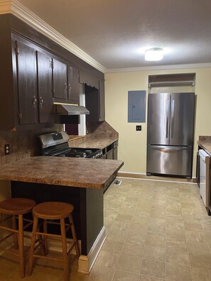 Refrigerador, microondas, horno, placa de cocina