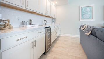 Condo, 2 Bedrooms | Interior