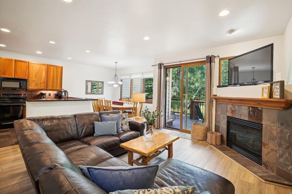 Stadtwohnung, 3 Schlafzimmer | Wohnbereich