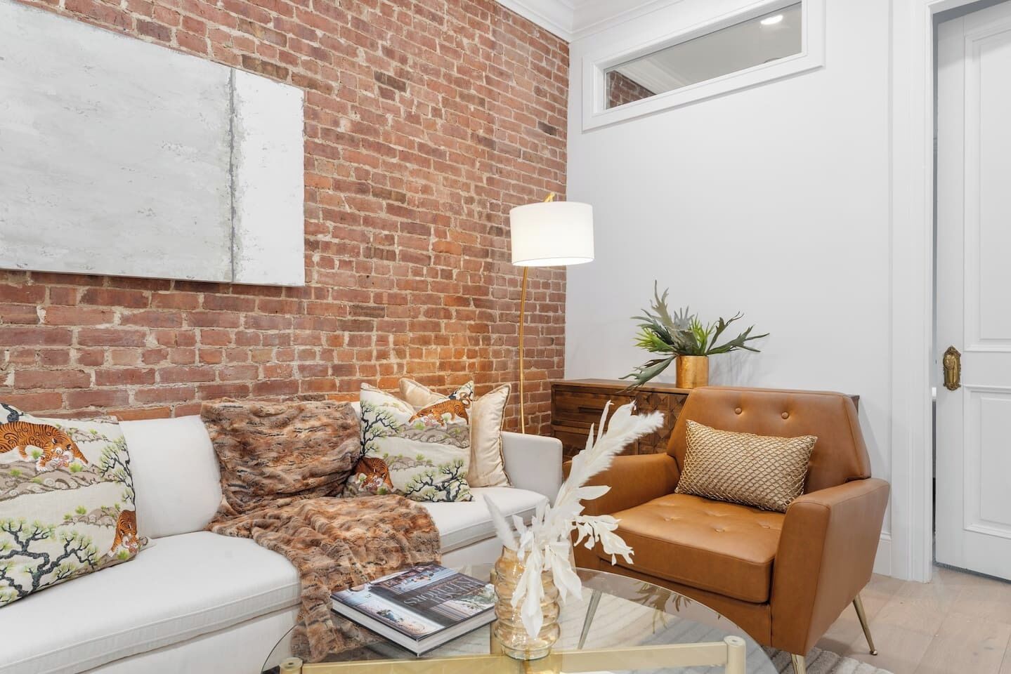 Luxurious Townhome near Van Vorst Park sleeps 6