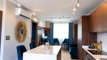 Executive Studio Suite | Private kitchen