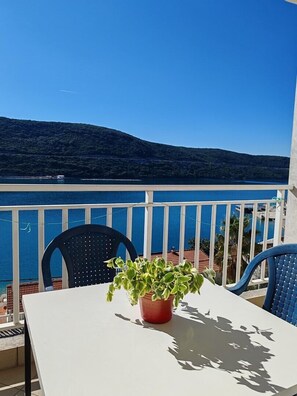 Outdoor dining - Studio apartment with Sea view 303 (Neum)
