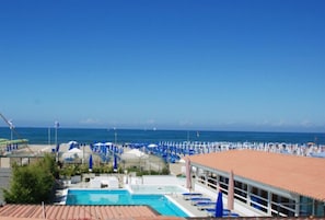 Piscine extérieure (ouverte en saison)