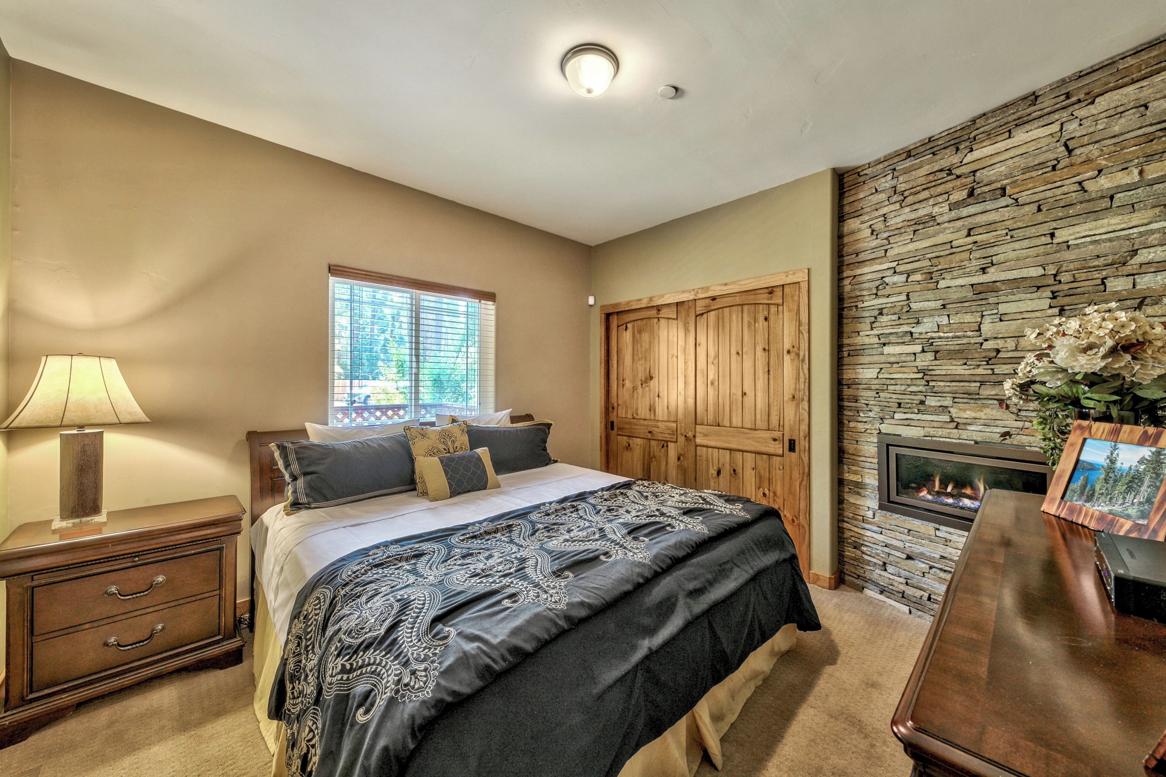 5 bedrooms, iron/ironing board, free WiFi, bed sheets