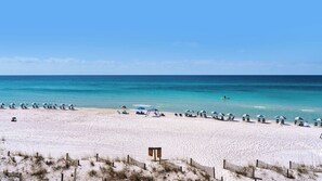 On the beach - Cozy 2BR, Beachfront at Eastern Shore 215 + Free Attraction Tickets! (Santa Rosa Beach)