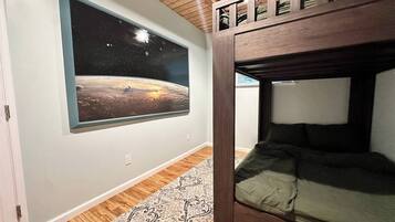 3 bedrooms, WiFi, bed sheets