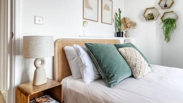 1 dormitorio, tabla de planchar con plancha, cuna de viaje y wifi gratis