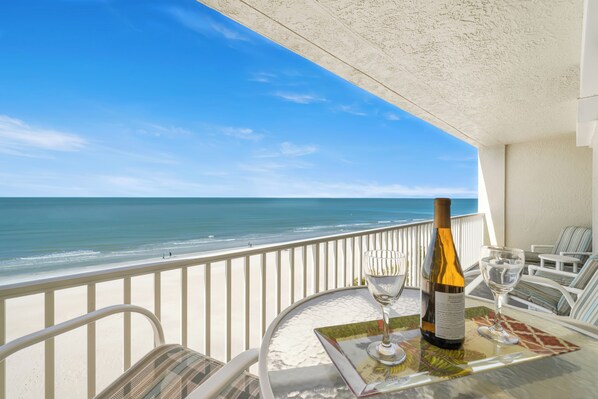 屋外ダイニングエリア