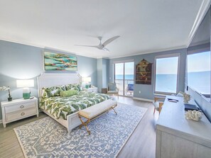 3 Schlafzimmer, Schreibtisch, Bügeleisen/Bügelbrett, Reisekinderbett