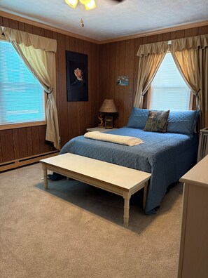 4 bedrooms, WiFi, bed sheets