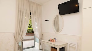 Standard Triple Room, Garden View - Le Marelle  (Furore)