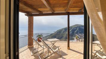 Doppia Deluxe, vista mare | Terrazza/patio