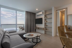 Executive Suite de 2 habitaciones con jacuzzi | Living area - Hotel Porto Horizonte All Inclusive by oxoHotel (Santa Marta)