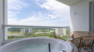 Private spa tub