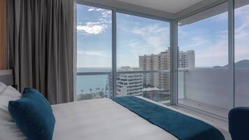 Executive Suite de 2 habitaciones con jacuzzi | Ylelliset vuodevaatteet, tallelokero huoneessa