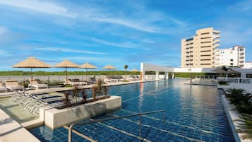 3 outdoor pools, free pool cabanas, pool umbrellas