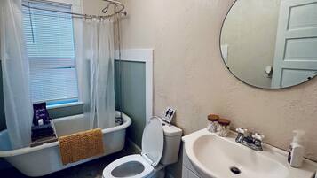 ヘアドライヤー、タオル、石鹸、シャンプー